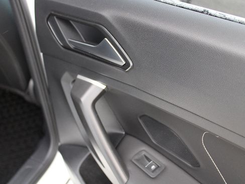 Used 2023 Volkswagen Tiguan SEL R-Line image 14