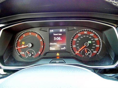 Used 2021 Volkswagen Jetta SE w/ SE Cold Weather Package image 15