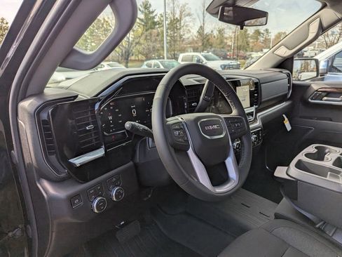 New 2026 GMC Sierra 1500 SLE w/ X31 Off-Road Package AWD/4WD image 10