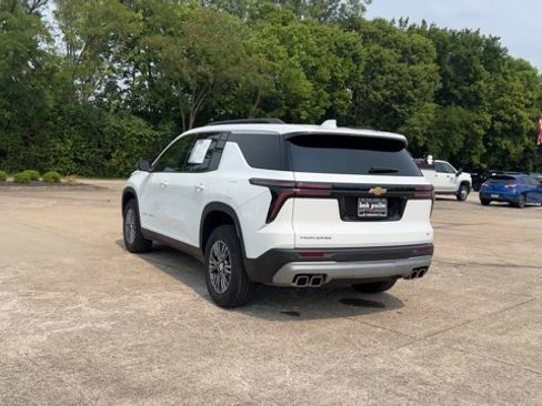 Used 2024 Chevrolet Traverse LT FWD image 7