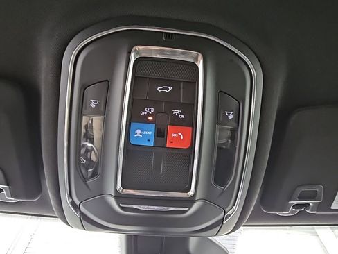 Used 2024 Jeep Grand Cherokee L Laredo image 27