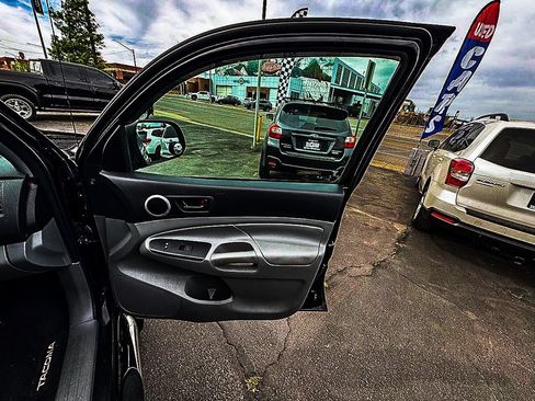 Used 2015 Toyota Tacoma 4x4 Double Cab image 31