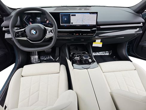 Used 2025 BMW 530i RWD image 9