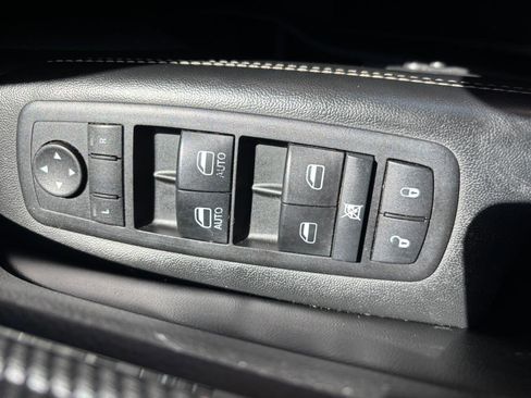 Used 2014 Jeep Grand Cherokee Limited image 17