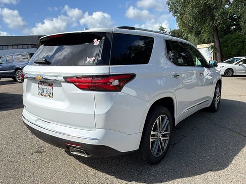 Used 2023 Chevrolet Traverse High Country FWD image 5