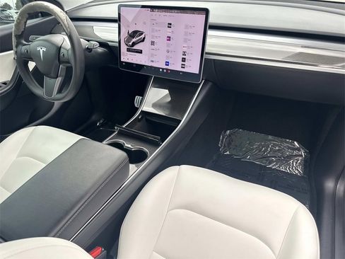 Used 2021 Tesla Model Y Performance image 20