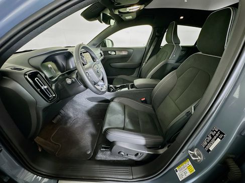Used 2023 Volvo C40 P8 Recharge Plus w/ Protection Package Premier AWD/4WD image 13