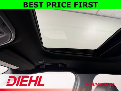 New 2025 Jeep Grand Cherokee Altitude AWD/4WD image 34