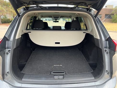 Used 2024 Nissan Rogue SV FWD image 13
