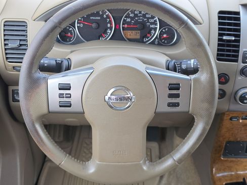 Used 2005 Nissan Pathfinder LE w/ (U01) LE Navigation Pkg RWD image 18