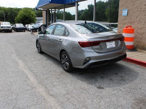Used 2022 Kia Forte LXS w/ LXS Technology Package FWD image 4