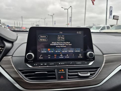 Used 2025 Nissan Altima 2.5 SV image 30