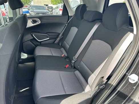 Used 2023 Kia Soul S FWD image 12