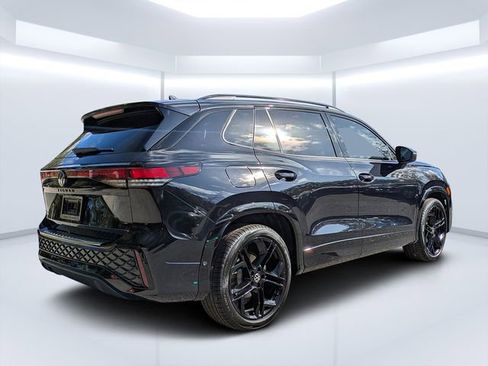 New 2026 Volkswagen Tiguan SE R-Line image 3