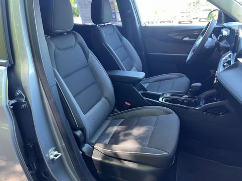 Used 2024 Chevrolet TrailBlazer LS w/ LS Convenience Package FWD image 15
