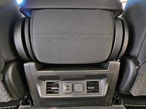 Used 2022 Chevrolet Silverado 1500 LT AWD/4WD image 28