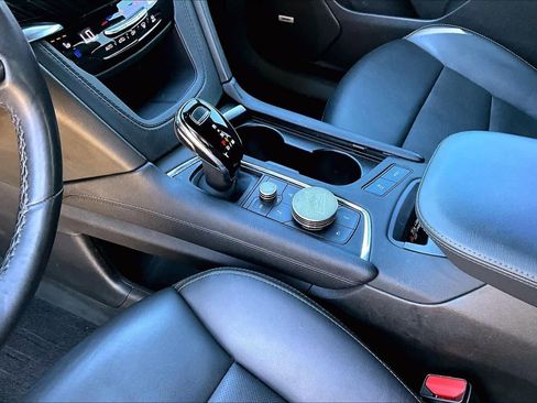 Used 2023 Cadillac XT6 Premium Luxury w/ Technology Package image 16