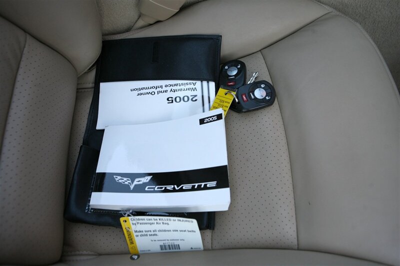 Used 2005 Chevrolet Corvette Coupe w/ Preferred Equipment Group RWD image 27