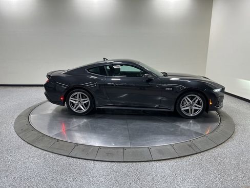 Used 2024 Ford Mustang GT Premium image 4