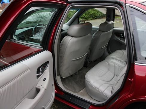 Used 1995 Buick Regal Custom image 14