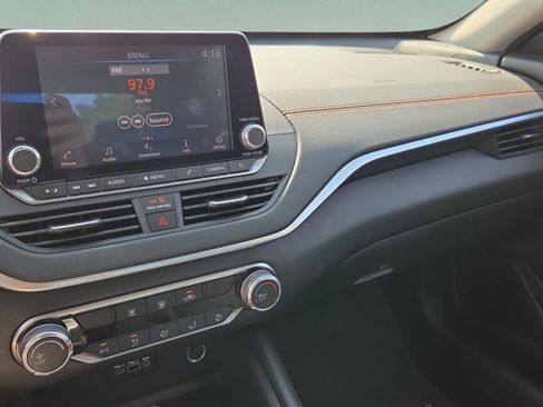 Used 2019 Nissan Altima 2.5 SR FWD image 22