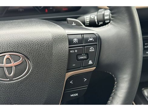 Used 2025 Toyota Crown Signia image 27