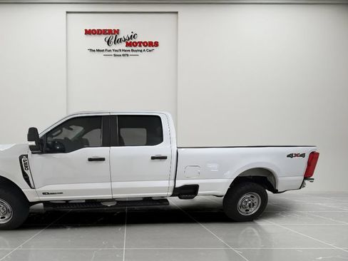 Used 2023 Ford F250 XL AWD/4WD image 2