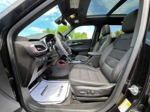 Used 2023 Chevrolet TrailBlazer RS w/ Sun and Liftgate Package FWD image 10