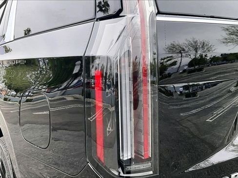 New 2026 Cadillac Escalade Luxury w/ LPO, Floor Liner Package AWD/4WD image 15