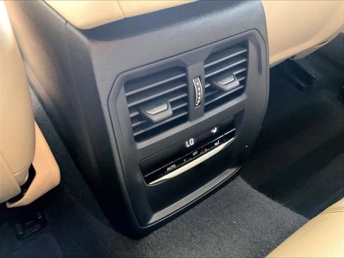 Used 2023 BMW 230i Coupe w/ Convenience Package RWD image 36