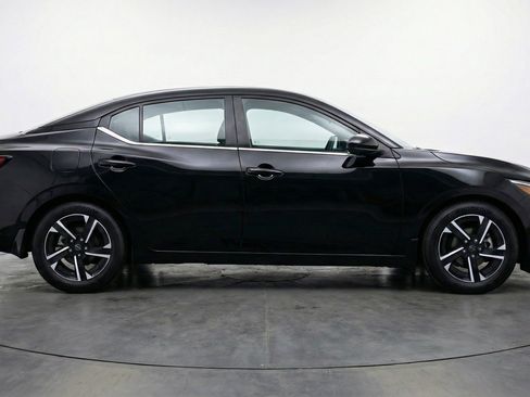 Used 2025 Nissan Sentra SV FWD image 11