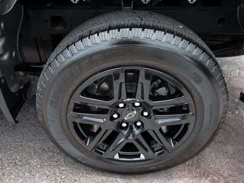 Used 2025 Chevrolet Silverado 1500 RST AWD/4WD image 8