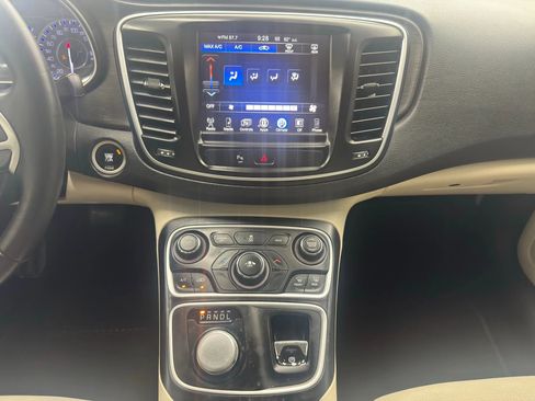 Used 2015 Chrysler 200 Limited w/ Spring Special Group image 18