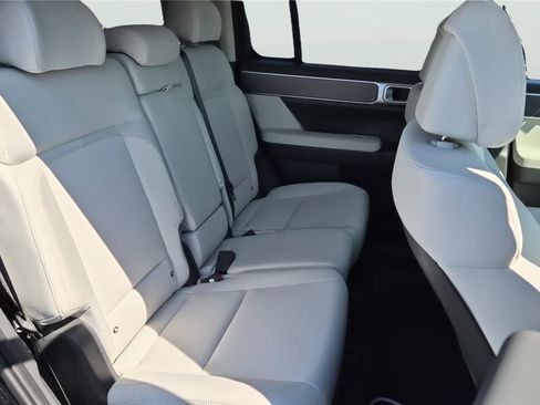 Certified 2026 Hyundai Santa Fe SE w/ Tow & Go Package image 17