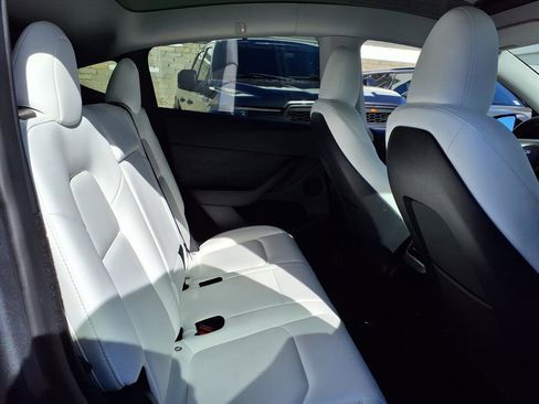 Used 2023 Tesla Model Y 2WD image 7