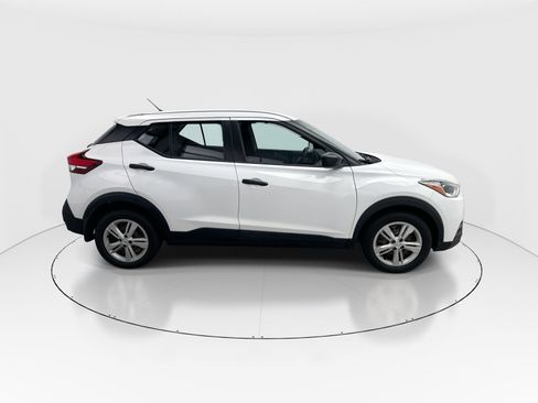 Used 2020 Nissan Kicks S FWD image 9