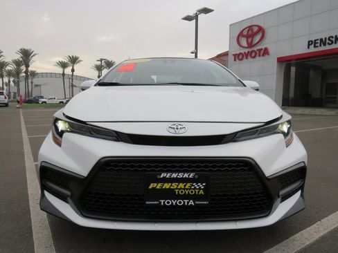 Used 2022 Toyota Corolla SE image 2