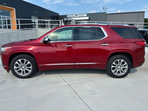 Used 2020 Chevrolet Traverse Premier AWD/4WD image 2