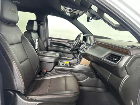 Used 2023 Chevrolet Suburban High Country image 27