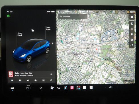 Used 2023 Tesla Model Y Long Range AWD/4WD image 25