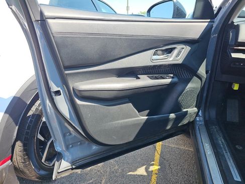 Used 2024 Nissan Ariya AWD image 10