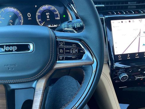 New 2025 Jeep Grand Cherokee Summit image 22