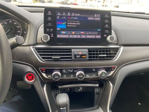 Used 2018 Honda Accord EX image 16
