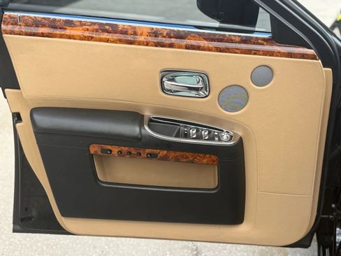 Used 2010 Rolls-Royce Ghost image 18