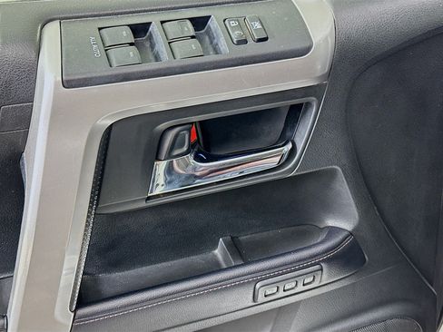 Used 2018 Toyota 4Runner Limited AWD/4WD image 15