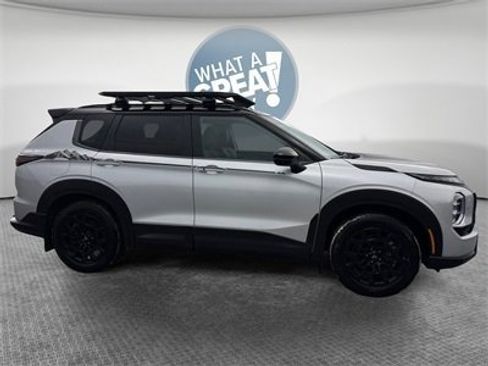 New 2026 Mitsubishi Outlander Trail Edition image 2