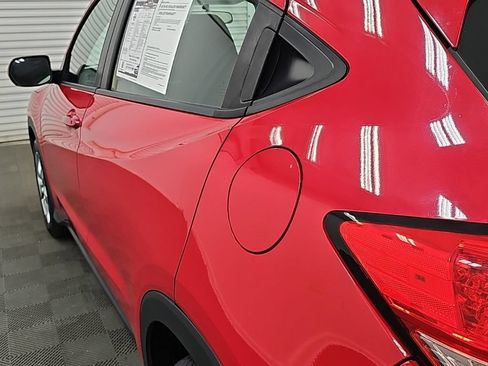 Used 2017 Honda HR-V LX image 7