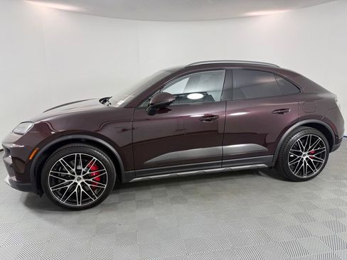 Certified 2025 Porsche Macan Turbo Electric AWD/4WD image 2