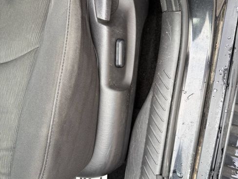 Used 2011 MAZDA Tribute i image 21