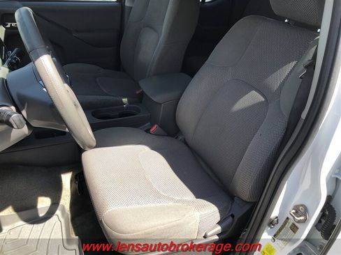 Used 2016 Nissan Frontier SV AWD/4WD image 12
